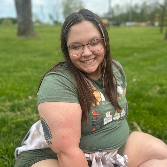 Meet your Posher, Ally - Picture 2 of 6